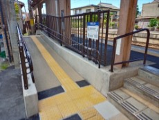 鳴滝駅嵐山行スロープ